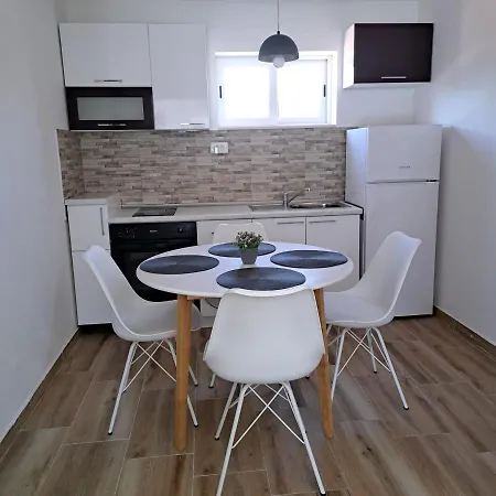Sunny Place Apartment